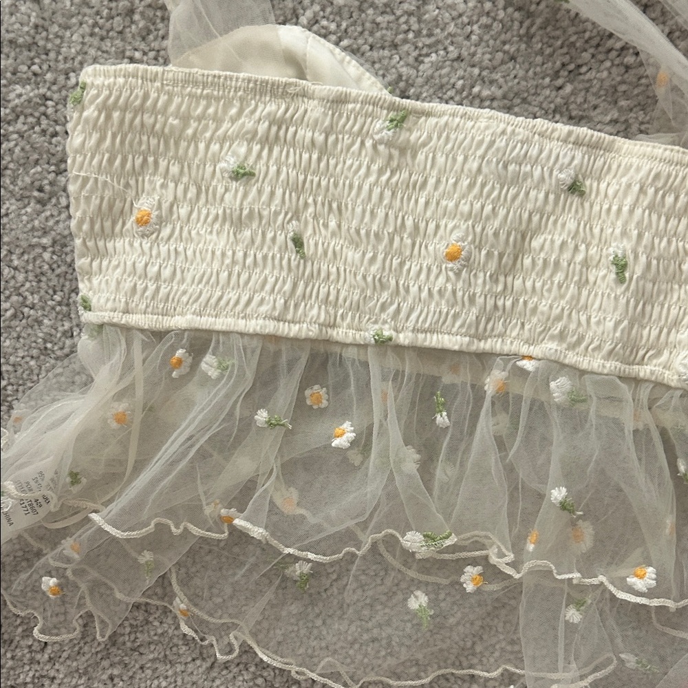 Elis*** Cream Daisy-Embroidered Mesh Peplum Camisole - Picture 6 of 6
